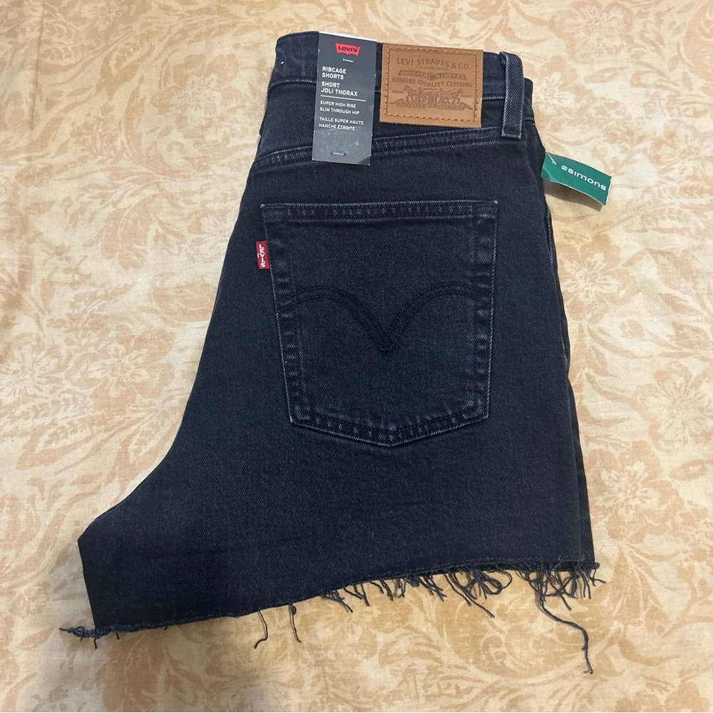 Levi's Ribcage Shorts - Picture 10 of 10